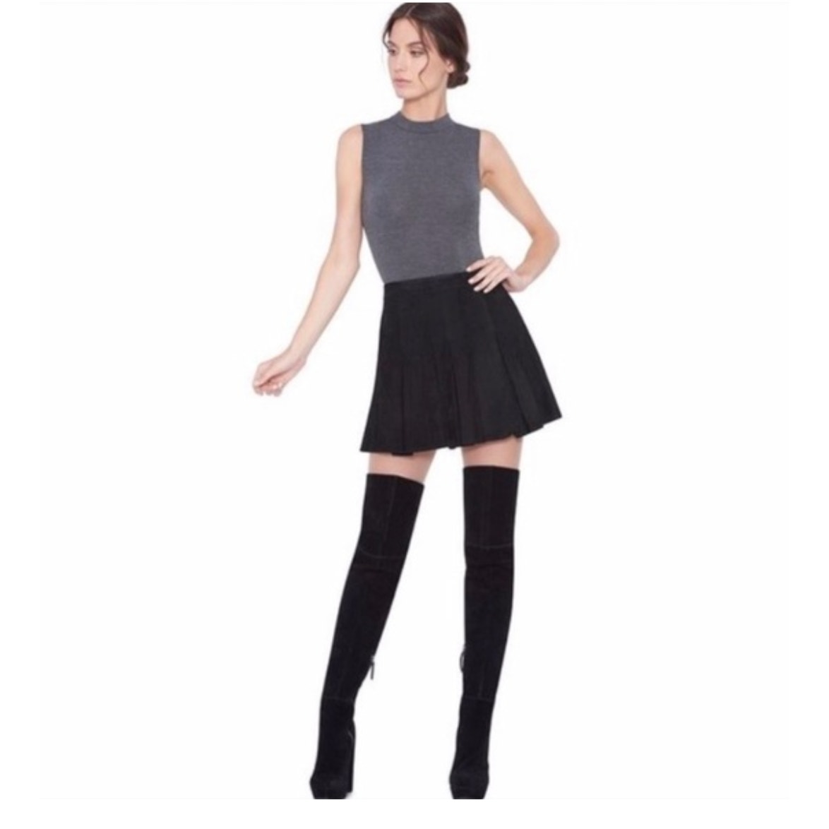 Alice & Olivia Lee Black Mini Skirt Lamb Suede Leather Pleated Back Zip Size 6